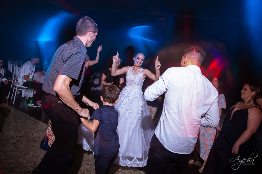 Noivas Curitibanas; Fotografo de Casamento Curitiba; Deborah Ayecha Fotografia; Rita Gonzales Maquiadora; Ensaio Parque das Aguas Piraquara; Vallejo Eventos; Eventos Piraquara; Eventos Curitiba; Fotografia de Casamento; Noivas Pinhais; Cerimoniale