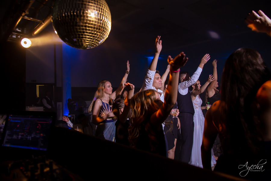 Noivas Curitibanas; Fotografo de Casamento Curitiba; Deborah Ayecha Fotografia; Rita Gonzales Maquiadora; Ensaio Parque das Aguas Piraquara; Vallejo Eventos; Eventos Piraquara; Eventos Curitiba; Fotografia de Casamento; Noivas Pinhais; Cerimoniale