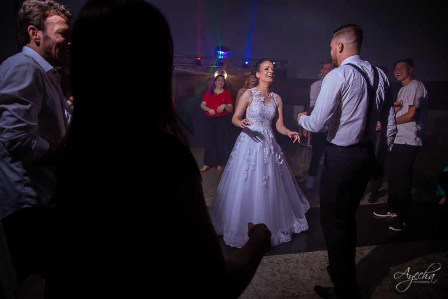 Noivas Curitibanas; Fotografo de Casamento Curitiba; Deborah Ayecha Fotografia; Rita Gonzales Maquiadora; Ensaio Parque das Aguas Piraquara; Vallejo Eventos; Eventos Piraquara; Eventos Curitiba; Fotografia de Casamento; Noivas Pinhais; Cerimoniale