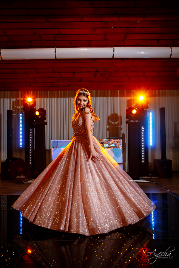 Cynthia Ayres Decoração; 15 anos; Debutantes Curitiba; Associação Sanepar Curitiba; 15 anos bailarina; balada 15 anos; deborah ayecha fotografia; fotógrafos curitiba; melhores fotografos casamento curitiba; ensaio debutante; ensaios curitiba;