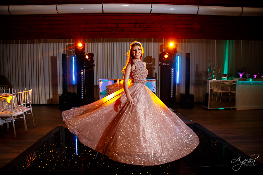 Cynthia Ayres Decoração; 15 anos; Debutantes Curitiba; Associação Sanepar Curitiba; 15 anos bailarina; balada 15 anos; deborah ayecha fotografia; fotógrafos curitiba; melhores fotografos casamento curitiba; ensaio debutante; ensaios curitiba;