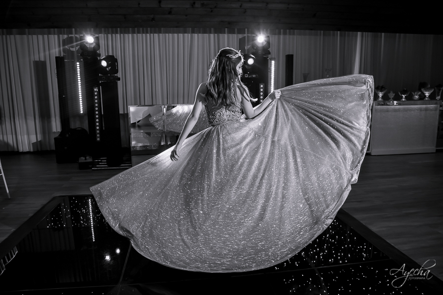 Cynthia Ayres Decoração; 15 anos; Debutantes Curitiba; Associação Sanepar Curitiba; 15 anos bailarina; balada 15 anos; deborah ayecha fotografia; fotógrafos curitiba; melhores fotografos casamento curitiba; ensaio debutante; ensaios curitiba;