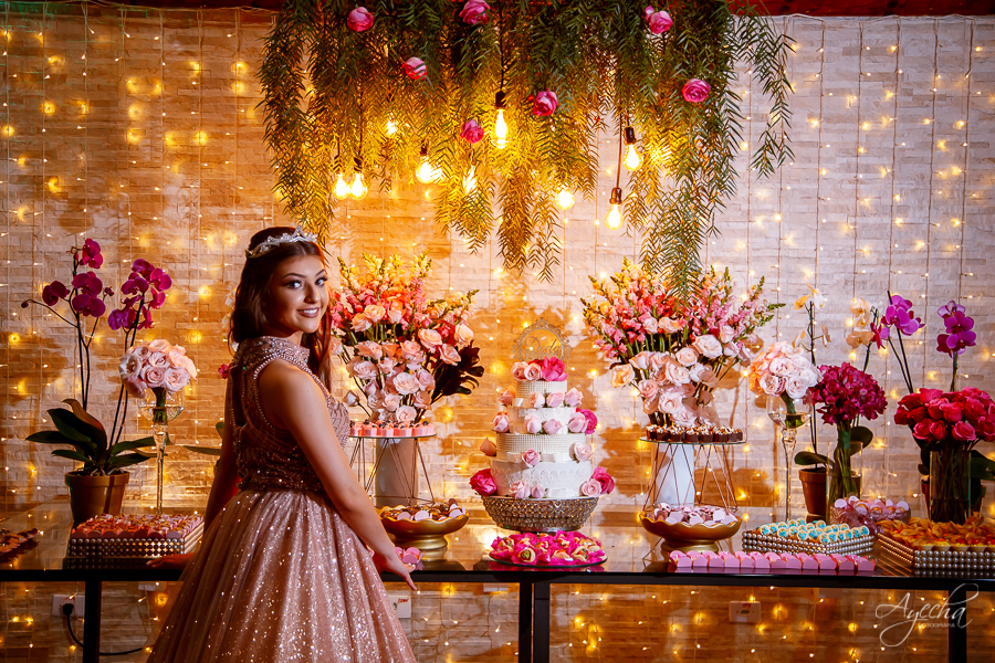 Cynthia Ayres Decoração; 15 anos; Debutantes Curitiba; Associação Sanepar Curitiba; 15 anos bailarina; balada 15 anos; deborah ayecha fotografia; fotógrafos curitiba; melhores fotografos casamento curitiba; ensaio debutante; ensaios curitiba;