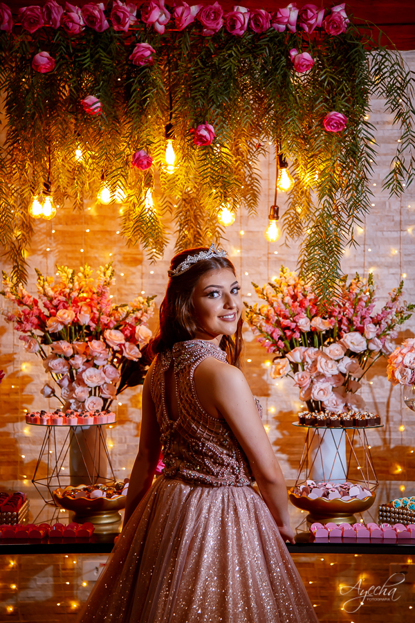 Cynthia Ayres Decoração; 15 anos; Debutantes Curitiba; Associação Sanepar Curitiba; 15 anos bailarina; balada 15 anos; deborah ayecha fotografia; fotógrafos curitiba; melhores fotografos casamento curitiba; ensaio debutante; ensaios curitiba;
