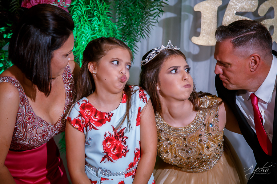 Cynthia Ayres Decoração; 15 anos; Debutantes Curitiba; Associação Sanepar Curitiba; 15 anos bailarina; balada 15 anos; deborah ayecha fotografia; fotógrafos curitiba; melhores fotografos casamento curitiba; ensaio debutante; ensaios curitiba;