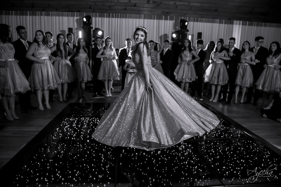 Cynthia Ayres Decoração; 15 anos; Debutantes Curitiba; Associação Sanepar Curitiba; 15 anos bailarina; balada 15 anos; deborah ayecha fotografia; fotógrafos curitiba; melhores fotografos casamento curitiba; ensaio debutante; ensaios curitiba;