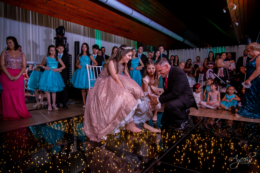 Cynthia Ayres Decoração; 15 anos; Debutantes Curitiba; Associação Sanepar Curitiba; 15 anos bailarina; balada 15 anos; deborah ayecha fotografia; fotógrafos curitiba; melhores fotografos casamento curitiba; ensaio debutante; ensaios curitiba;
