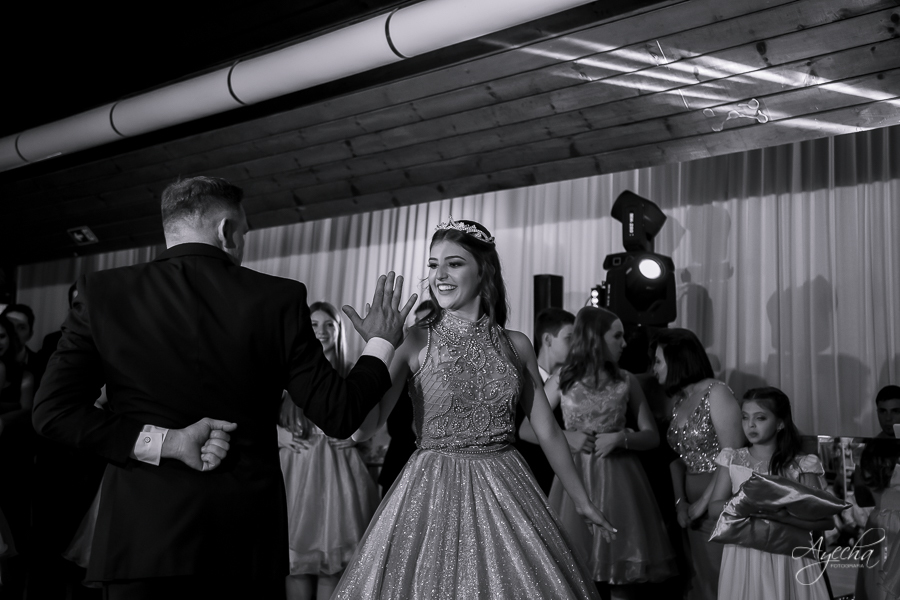 Cynthia Ayres Decoração; 15 anos; Debutantes Curitiba; Associação Sanepar Curitiba; 15 anos bailarina; balada 15 anos; deborah ayecha fotografia; fotógrafos curitiba; melhores fotografos casamento curitiba; ensaio debutante; ensaios curitiba;