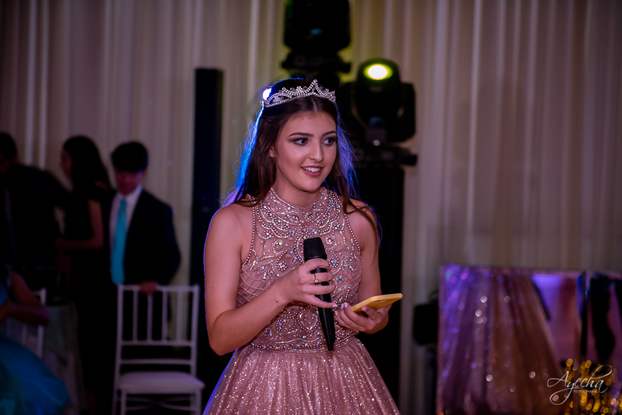 Cynthia Ayres Decoração; 15 anos; Debutantes Curitiba; Associação Sanepar Curitiba; 15 anos bailarina; balada 15 anos; deborah ayecha fotografia; fotógrafos curitiba; melhores fotografos casamento curitiba; ensaio debutante; bolo vivo 15 anos;