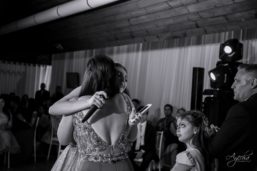 Cynthia Ayres Decoração; 15 anos; Debutantes Curitiba; Associação Sanepar Curitiba; 15 anos bailarina; balada 15 anos; deborah ayecha fotografia; fotógrafos curitiba; melhores fotografos casamento curitiba; ensaio debutante; bolo vivo 15 anos;