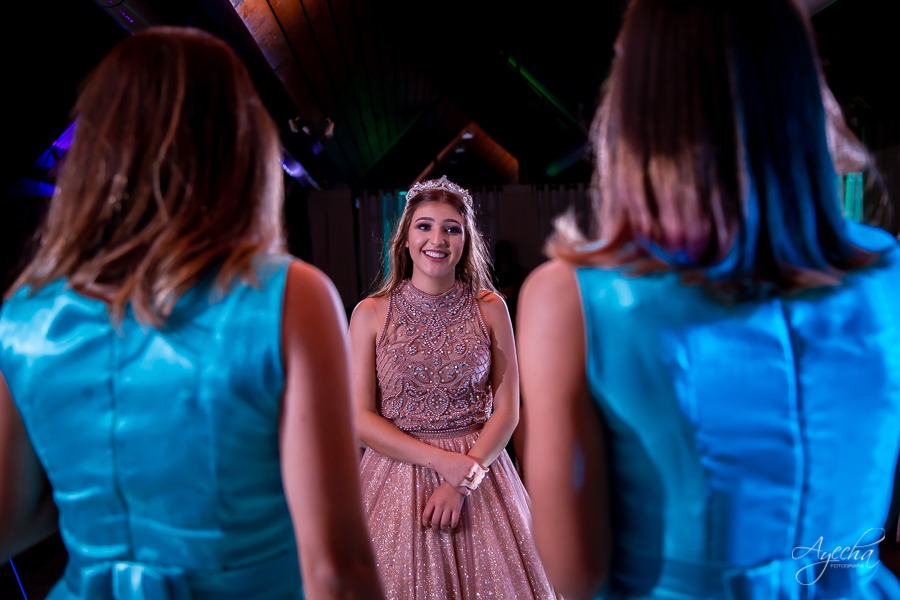 Cynthia Ayres Decoração; 15 anos; Debutantes Curitiba; Associação Sanepar Curitiba; 15 anos bailarina; balada 15 anos; deborah ayecha fotografia; fotógrafos curitiba; melhores fotografos casamento curitiba; ensaio debutante; bolo vivo 15 anos;