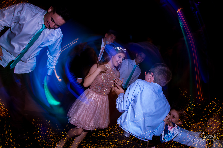 Cynthia Ayres Decoração; 15 anos; Debutantes Curitiba; Associação Sanepar Curitiba; 15 anos bailarina; balada 15 anos; deborah ayecha fotografia; fotógrafos curitiba; melhores fotografos casamento curitiba; barthender curitiba; bolo vivo 15 anos;