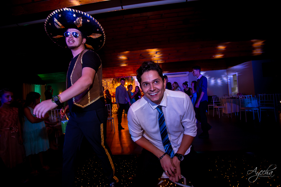 Cynthia Ayres Decoração; 15 anos; Debutantes Curitiba; Associação Sanepar Curitiba; 15 anos bailarina; balada 15 anos; deborah ayecha fotografia; fotógrafos curitiba; melhores fotografos casamento curitiba; barthender curitiba; bolo vivo 15 anos;