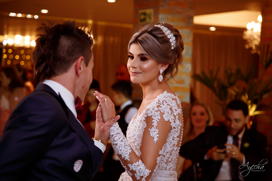 Casamento Perpétuo Socorro; Bella Vista Eventos; Tânia Marcelino; Diovanne Camilo, Invent Art; Noivas Curitibanas; Fotografia de Casamento Curitiba; Casamentos Colombo; Eventos Curitiba; Liliane Prado Make; Casamento; Studio Leylak; Dança dos Noivos; 