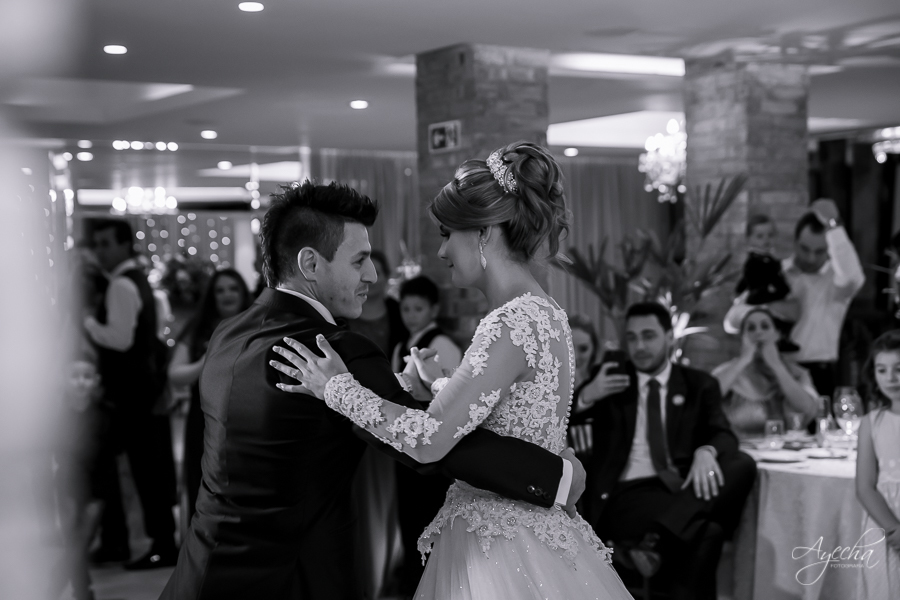 Casamento Perpétuo Socorro; Bella Vista Eventos; Tânia Marcelino; Diovanne Camilo, Invent Art; Noivas Curitibanas; Fotografia de Casamento Curitiba; Casamentos Colombo; Eventos Curitiba; Liliane Prado Make; Casamento; Studio Leylak; Dança dos Noivos; 