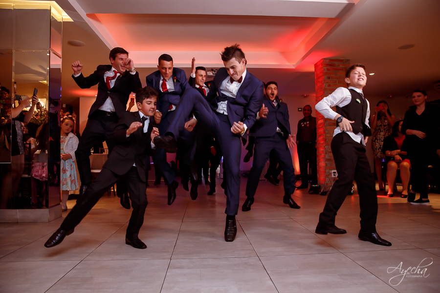 Casamento Perpétuo Socorro; Bella Vista Eventos; Tânia Marcelino; Diovanne Camilo, Invent Art; Noivas Curitibanas; Fotografia de Casamento Curitiba; Casamentos Colombo; Eventos Curitiba; Liliane Prado Make; Studio Leylak; Dança dos Noivos Curitiba;