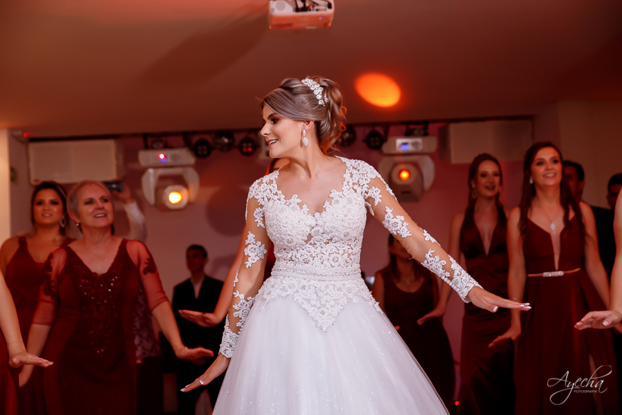 Casamento Perpétuo Socorro; Bella Vista Eventos; Tânia Marcelino; Diovanne Camilo, Invent Art; Noivas Curitibanas; Fotografia de Casamento Curitiba; Casamentos Colombo; Eventos Curitiba; Liliane Prado Make; Studio Leylak; Dança dos Noivos Curitiba;