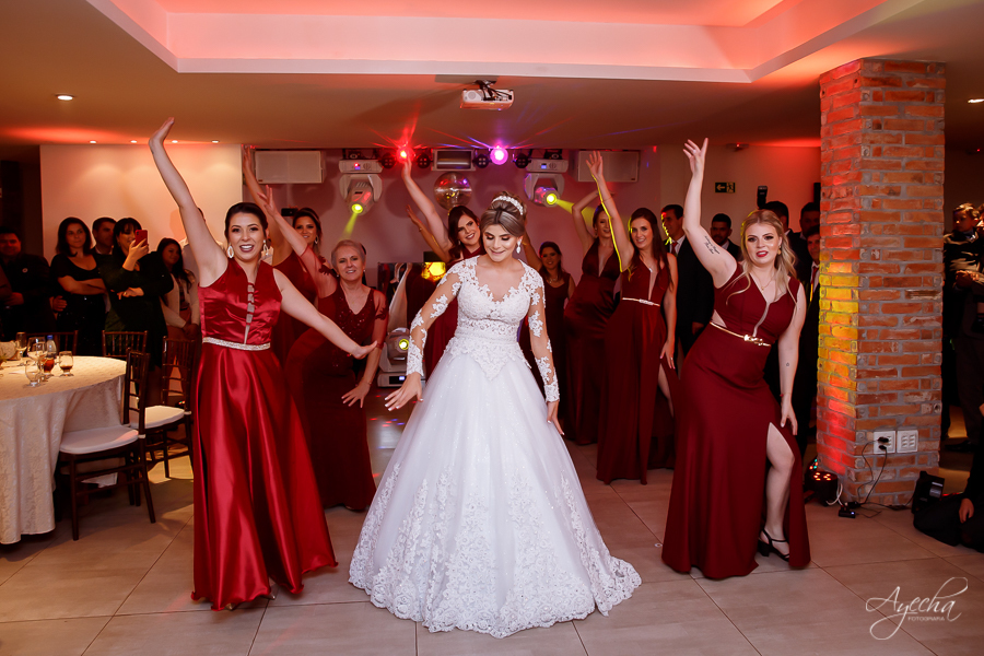 Casamento Perpétuo Socorro; Bella Vista Eventos; Tânia Marcelino; Diovanne Camilo, Invent Art; Noivas Curitibanas; Fotografia de Casamento Curitiba; Casamentos Colombo; Eventos Curitiba; Liliane Prado Make; Studio Leylak; Dança dos Noivos Curitiba;