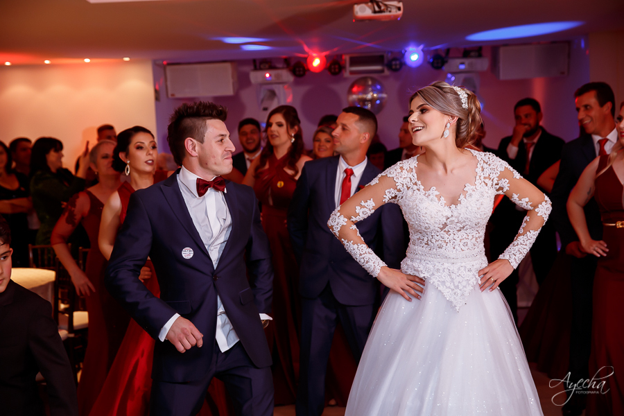 Casamento Perpétuo Socorro; Bella Vista Eventos; Tânia Marcelino; Diovanne Camilo, Invent Art; Noivas Curitibanas; Fotografia de Casamento Curitiba; Casamentos Colombo; Eventos Curitiba; Liliane Prado Make; Studio Leylak; Dança dos Noivos Curitiba;