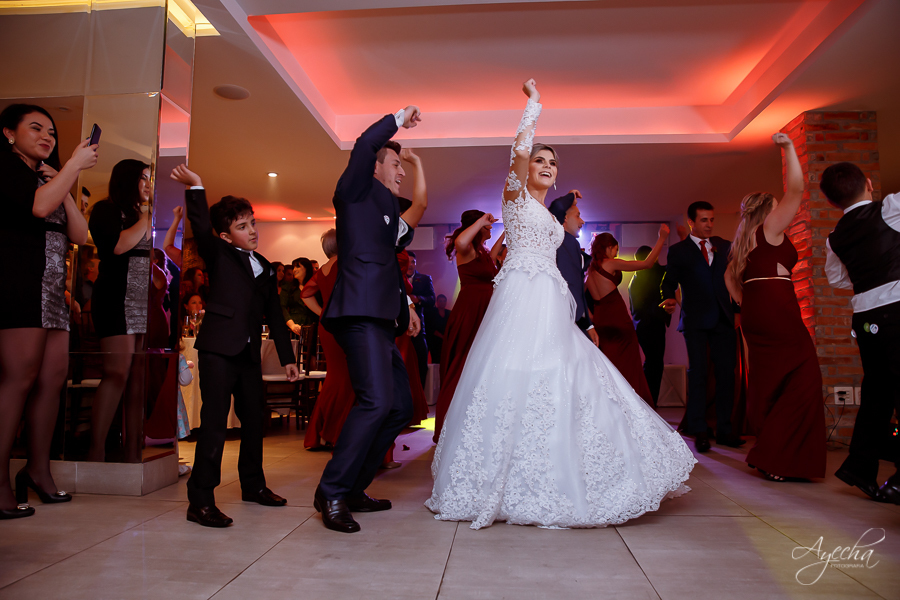 Casamento Perpétuo Socorro; Bella Vista Eventos; Tânia Marcelino; Diovanne Camilo, Invent Art; Noivas Curitibanas; Fotografia de Casamento Curitiba; Casamentos Colombo; Eventos Curitiba; Liliane Prado Make; Studio Leylak; Dança dos Noivos Curitiba;