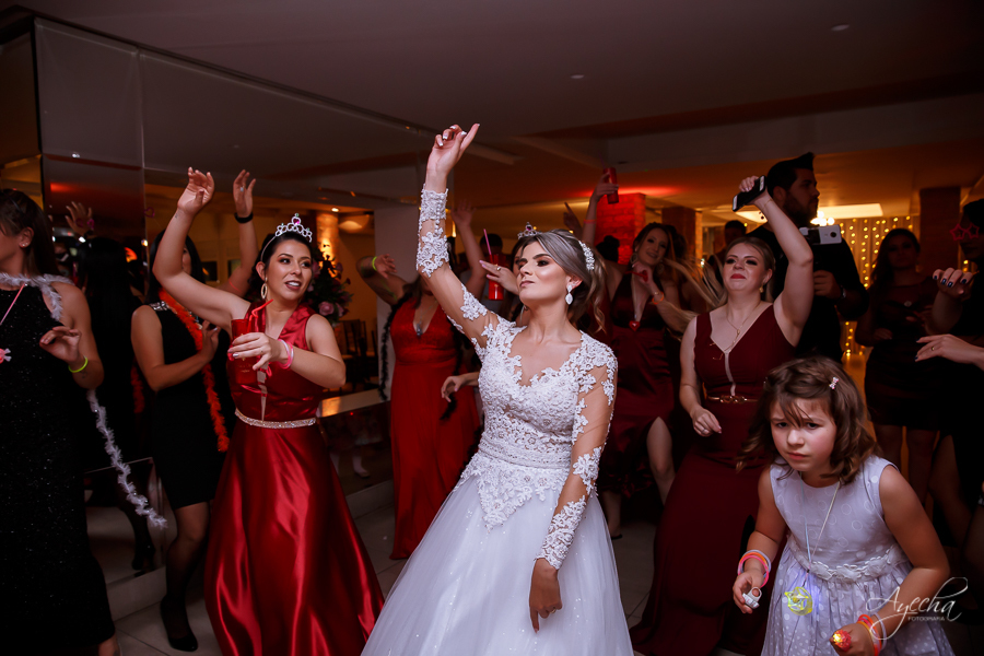 Casamento Perpétuo Socorro; Bella Vista Eventos; Tânia Marcelino; Diovanne Camilo, Invent Art; Noivas Curitibanas; Fotografia de Casamento Curitiba; Casamentos Colombo; Eventos Curitiba; Liliane Prado Make; Studio Leylak; Dança dos Noivos Curitiba;