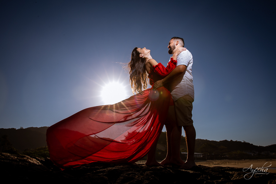 Pré wedding praia; pre wedding curitiba; fotografos de casamento; casamentos curitiba; onde fazer pre wedding; ideias para pre wedding; ensaio de casamento; 