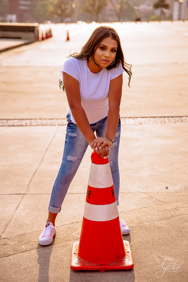 Ensaio urbano; Ensaio em Curitiba; 15 anos curitiba; debutantes curitiba; ensaio de debutante curitiba; debutantes piraquara; pinhais; são josé dos pinhais; praça nossa senhora de salete; 