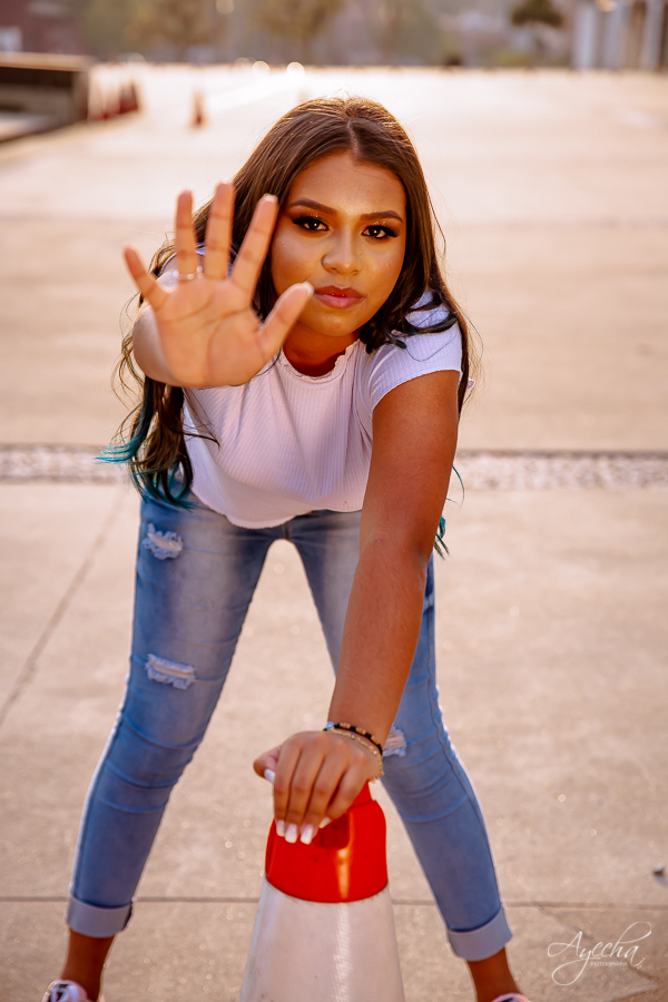 Ensaio urbano; Ensaio em Curitiba; 15 anos curitiba; debutantes curitiba; ensaio de debutante curitiba; debutantes piraquara; pinhais; são josé dos pinhais; praça nossa senhora de salete; 