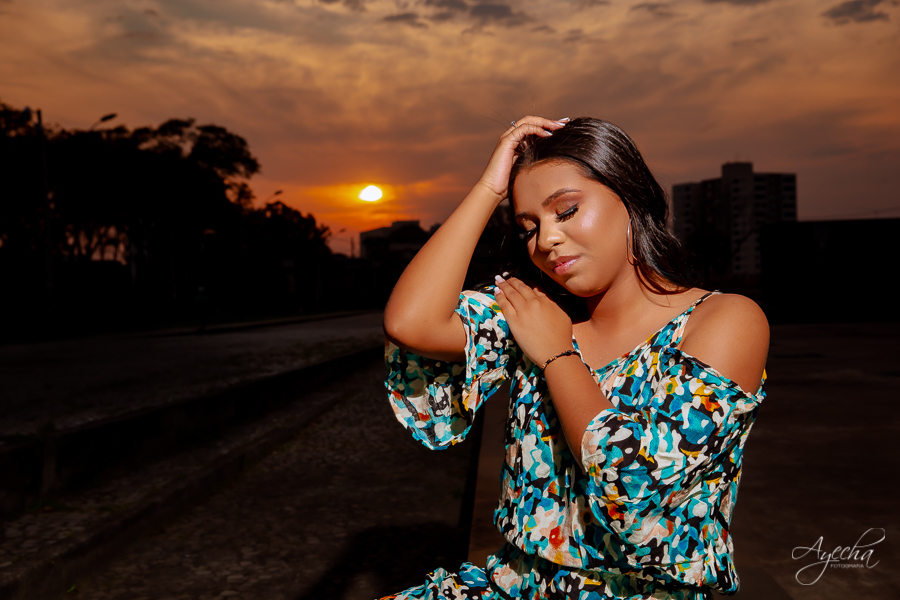 Ensaio urbano; Ensaio em Curitiba; 15 anos curitiba; debutantes curitiba; ensaio de debutante curitiba; debutantes piraquara; pinhais; são josé dos pinhais; praça nossa senhora de salete; ensaio por do sol; deborah ayecha fotografia