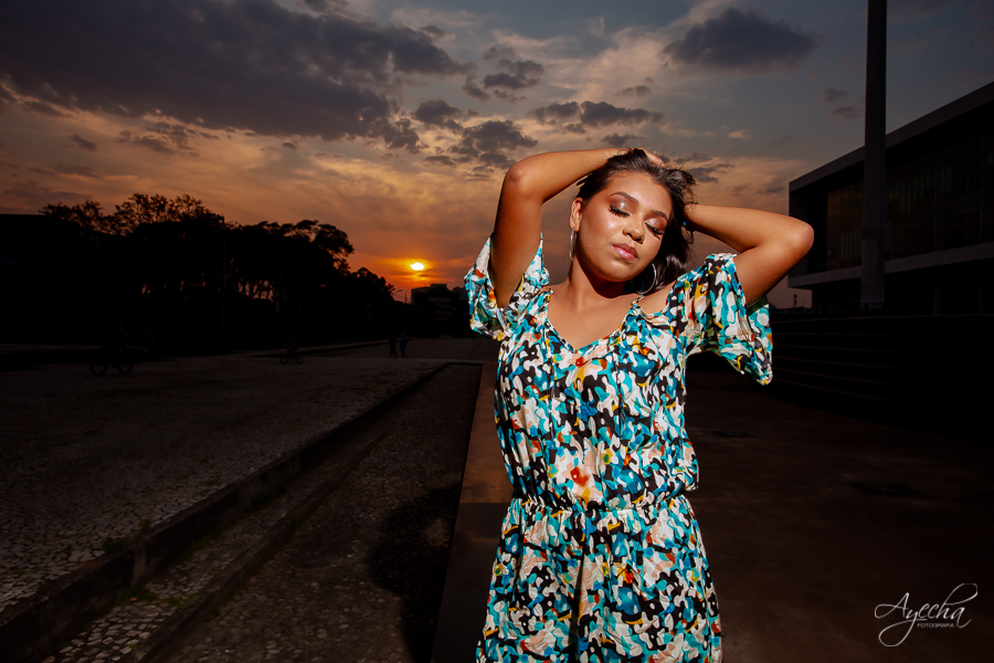 Ensaio urbano; Ensaio em Curitiba; 15 anos curitiba; debutantes curitiba; ensaio de debutante curitiba; debutantes piraquara; pinhais; são josé dos pinhais; praça nossa senhora de salete; ensaio por do sol; deborah ayecha fotografia