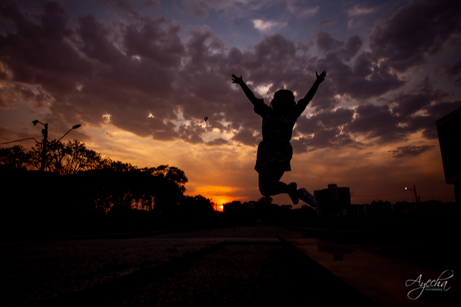 Ensaio urbano; Ensaio em Curitiba; 15 anos curitiba; debutantes curitiba; ensaio de debutante curitiba; debutantes piraquara; pinhais; melhores fotógrafos de curitiba; praça nossa senhora de salete; ensaio por do sol; deborah ayecha fotografia