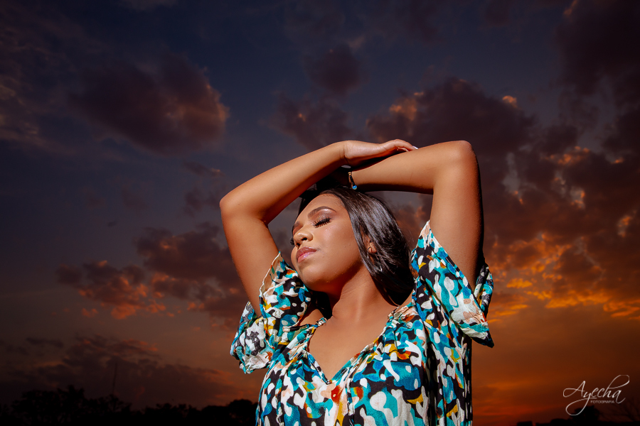 Ensaio urbano; Ensaio em Curitiba; 15 anos curitiba; debutantes curitiba; ensaio de debutante curitiba; debutantes piraquara; pinhais; melhores fotógrafos de curitiba; praça nossa senhora de salete; ensaio por do sol; deborah ayecha fotografia