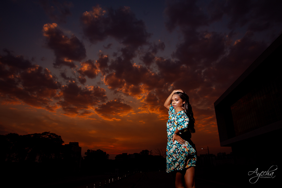 Ensaio urbano; Ensaio em Curitiba; 15 anos curitiba; debutantes curitiba; ensaio de debutante curitiba; debutantes piraquara; pinhais; melhores fotógrafos de curitiba; praça nossa senhora de salete; ensaio por do sol; deborah ayecha fotografia
