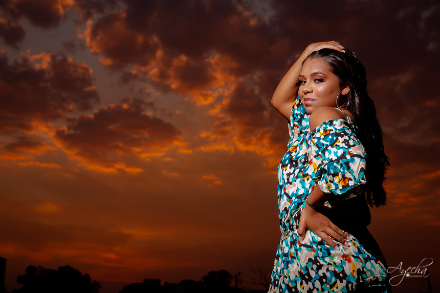 Ensaio urbano; Ensaio em Curitiba; 15 anos curitiba; debutantes curitiba; ensaio de debutante curitiba; debutantes piraquara; pinhais; melhores fotógrafos de curitiba; praça nossa senhora de salete; ensaio por do sol; deborah ayecha fotografia