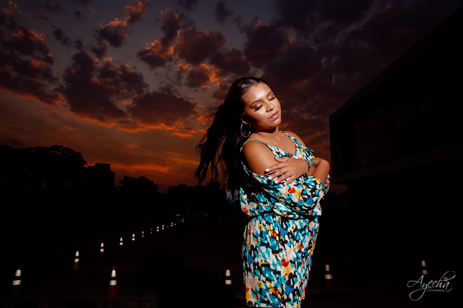 Ensaio urbano; Ensaio em Curitiba; 15 anos curitiba; debutantes curitiba; ensaio de debutante curitiba; debutantes piraquara; pinhais; melhores fotógrafos de curitiba; praça nossa senhora de salete; ensaio por do sol; deborah ayecha fotografia