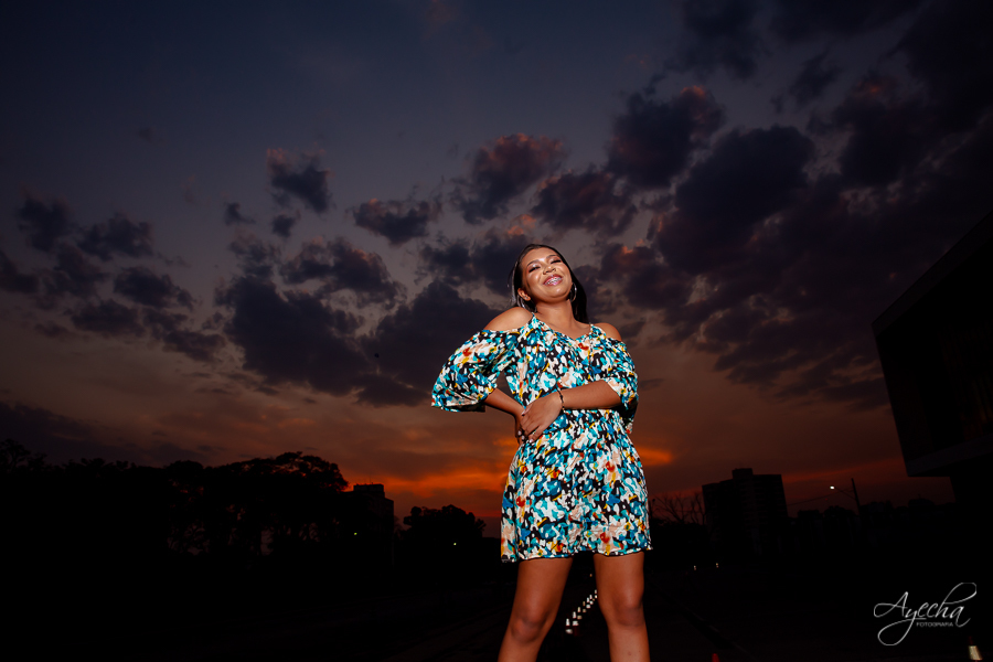 Ensaio urbano; Ensaio em Curitiba; 15 anos curitiba; debutantes curitiba; ensaio de debutante curitiba; debutantes piraquara; pinhais; melhores fotógrafos de curitiba; praça nossa senhora de salete; ensaio por do sol; deborah ayecha fotografia