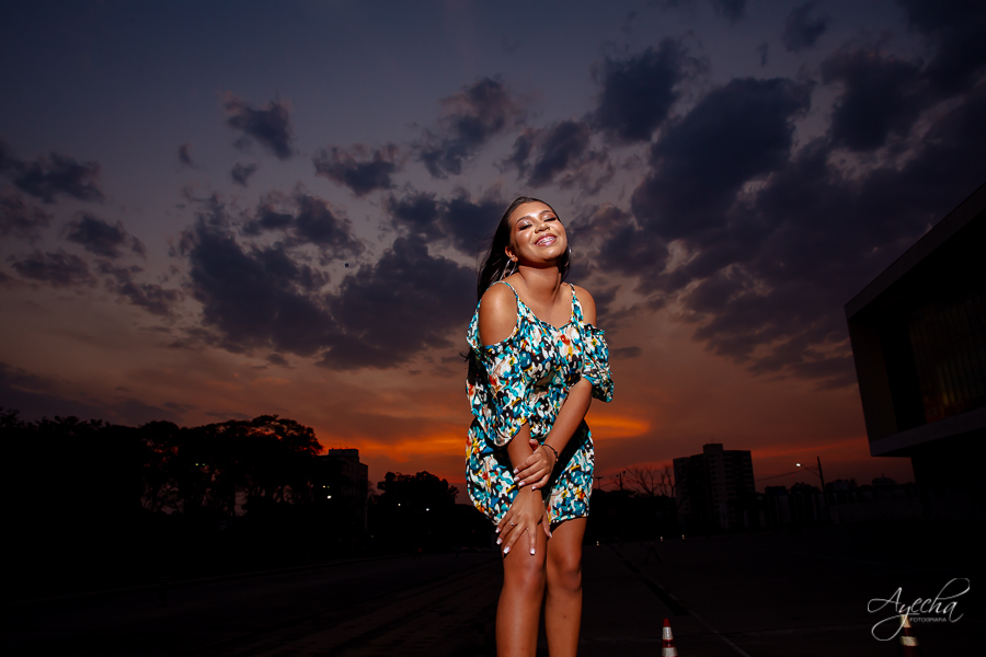 Ensaio urbano; Ensaio em Curitiba; 15 anos curitiba; debutantes curitiba; ensaio de debutante curitiba; debutantes piraquara; pinhais; melhores fotógrafos de curitiba; praça nossa senhora de salete; ensaio por do sol; deborah ayecha fotografia
