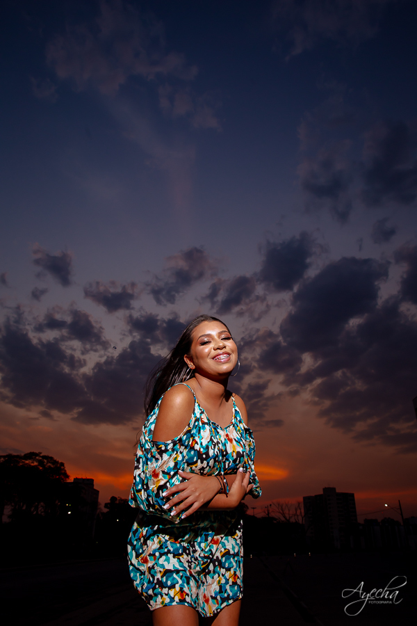 Ensaio urbano; Ensaio em Curitiba; 15 anos curitiba; debutantes curitiba; ensaio de debutante curitiba; debutantes piraquara; pinhais; melhores fotógrafos de curitiba; praça nossa senhora de salete; ensaio por do sol; deborah ayecha fotografia