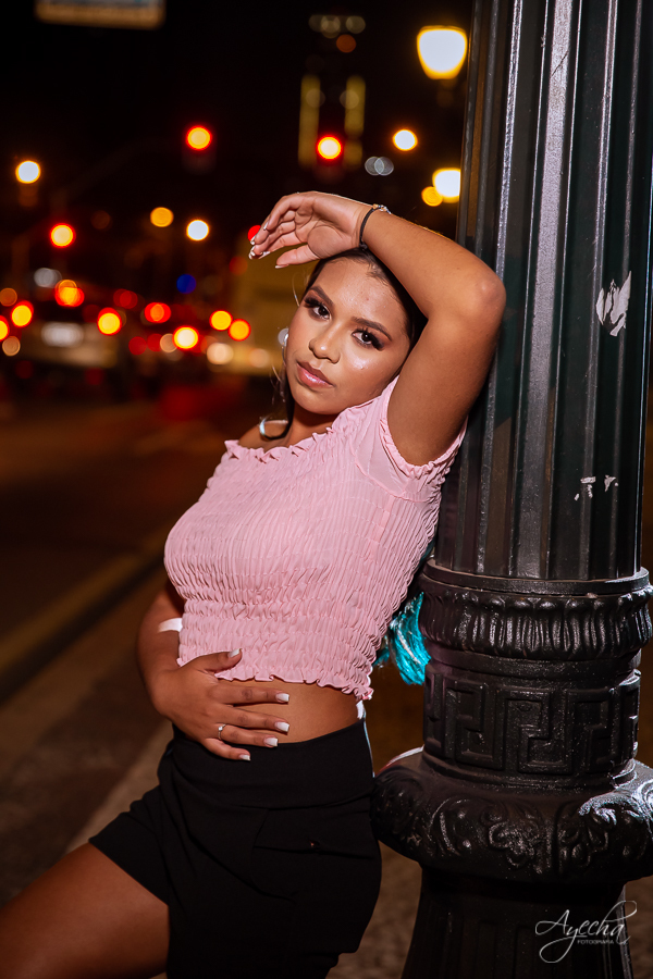 Ensaio urbano; Ensaio em Curitiba; 15 anos curitiba; debutantes curitiba; ensaio de debutante curitiba; debutantes piraquara; pinhais; melhores fotógrafos de curitiba; praça nossa senhora de salete; ensaio por do sol; deborah ayecha fotografia