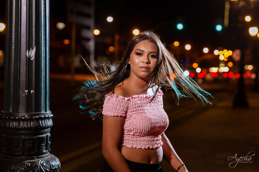 Ensaio urbano; Ensaio em Curitiba; 15 anos curitiba; debutantes curitiba; ensaio de debutante curitiba; debutantes piraquara; pinhais; melhores fotógrafos de curitiba; praça nossa senhora de salete; ensaio por do sol; deborah ayecha fotografia