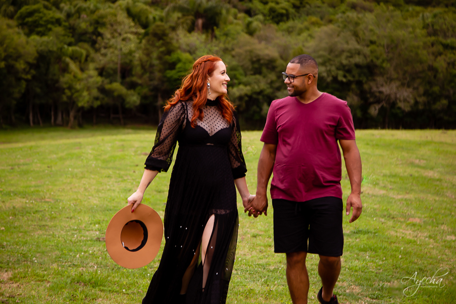 Ensaio no campo; ensaio com caminhão; scania; chácara nogarotto; ateliê marjô schastai, chácaras para ensaio curitiba; ensaio agro; pré wedding; fotógrafos de casamento; idéias para ensaio de casal; ensaio de casamento;  ensaio fotográfico plantação