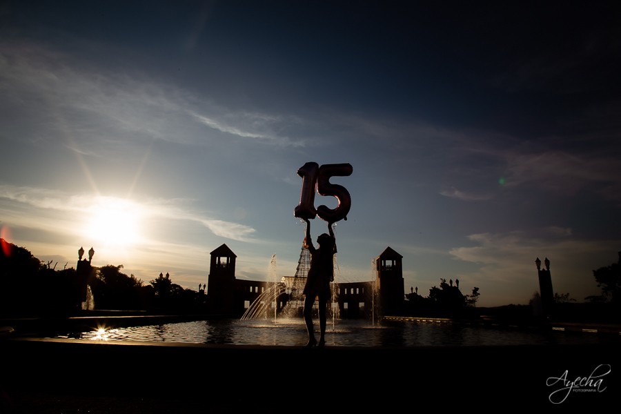 ensaio de 15 anos curitiba; ensaios em casa; ensaio no parque tanguá; melhores fotógrafos de curitiba; debutantes; xv anos; ensaio fotográfico; fotos de xv anos; book 15 anos; ângela gramazzio; vestidos de debutante; baile de debutante; 