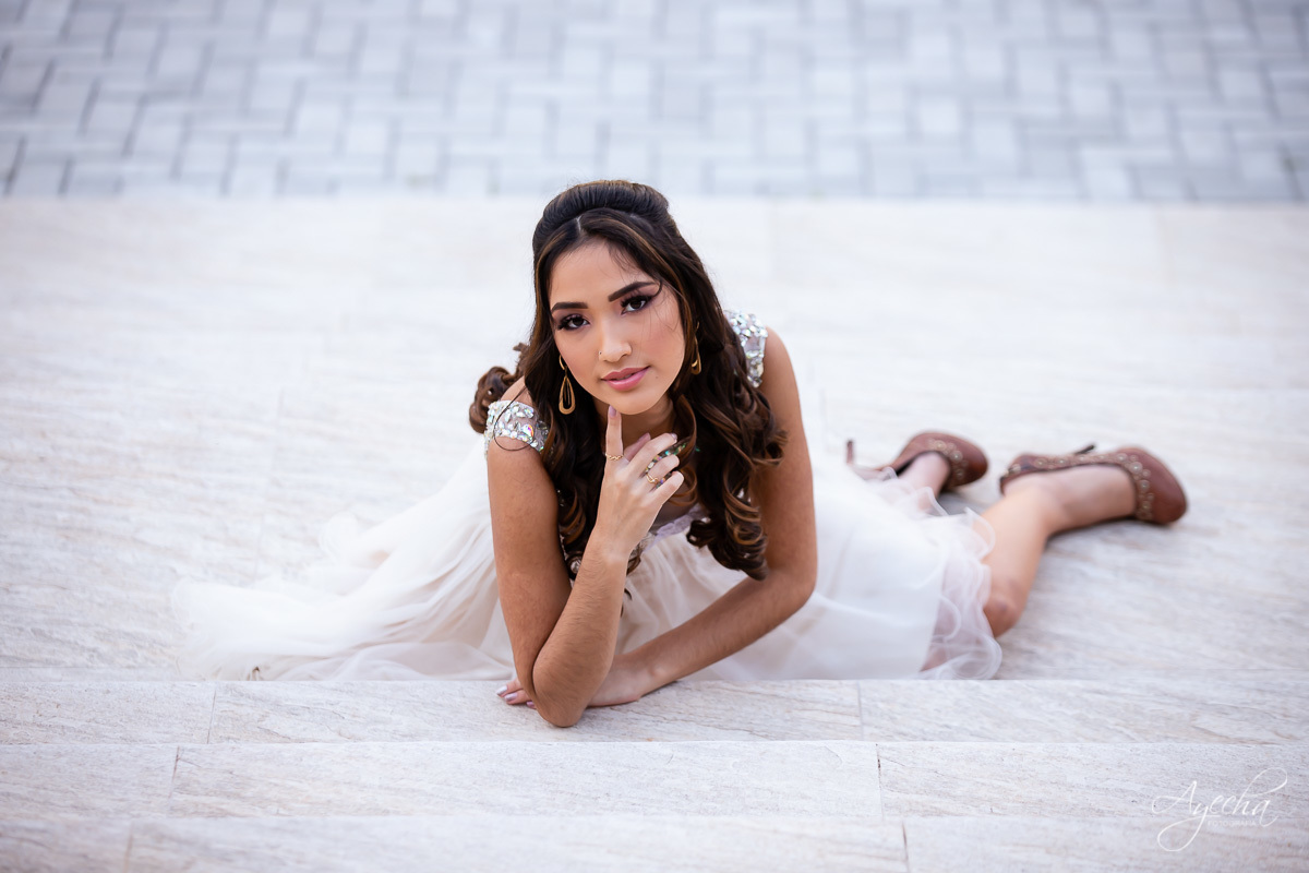 15 anos curitiba; ensaio 15 anos; ensaio debutante; book 15 anos; chácara ienkot; 15 anos urbano; 15 anos romantico; debutante street; chacara para ensaios; vestido debutante; 