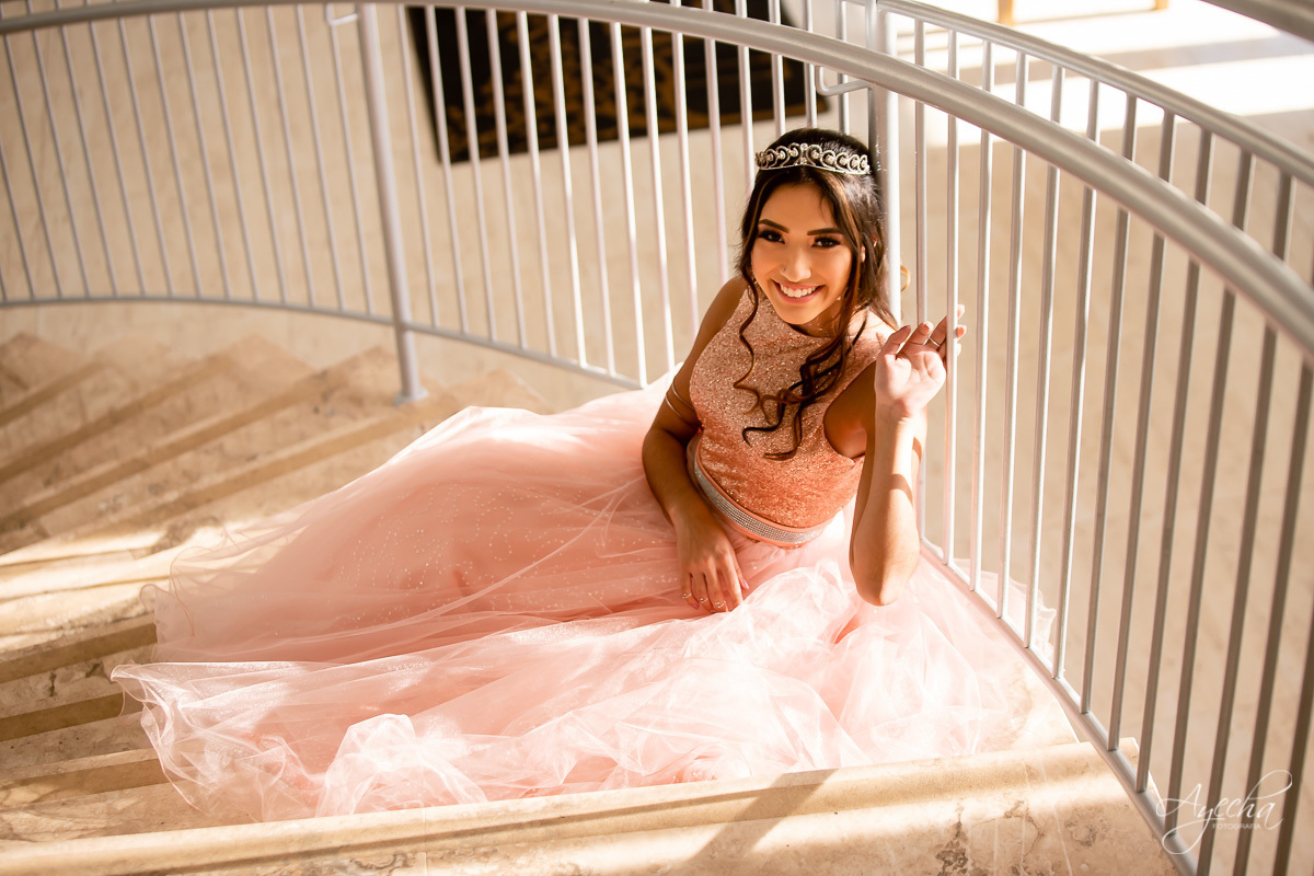 15 anos curitiba; ensaio 15 anos; ensaio debutante; book 15 anos; chácara ienkot; 15 anos urbano; 15 anos romantico; debutante street; chacara para ensaios; vestido debutante; 