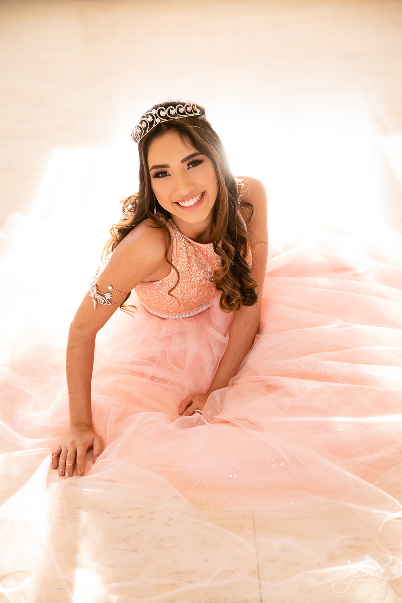 15 anos curitiba; ensaio 15 anos; ensaio debutante; book 15 anos; chácara ienkot; 15 anos urbano; 15 anos romantico; debutante street; chacara para ensaios; vestido debutante; festa 5 anos; 