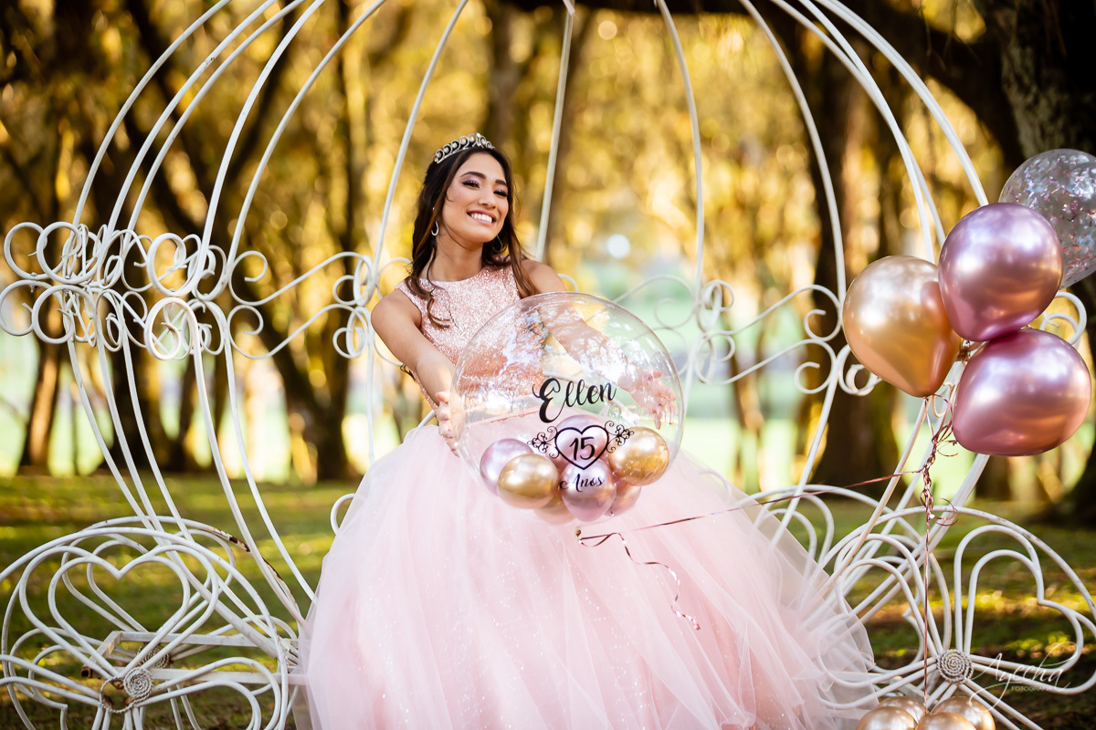15 anos curitiba; ensaio 15 anos; ensaio debutante; book 15 anos; chácara ienkot; 15 anos urbano; 15 anos romantico; debutante street; chacara para ensaios; vestido debutante; festa 5 anos; pinterest; tumbler; balões; 