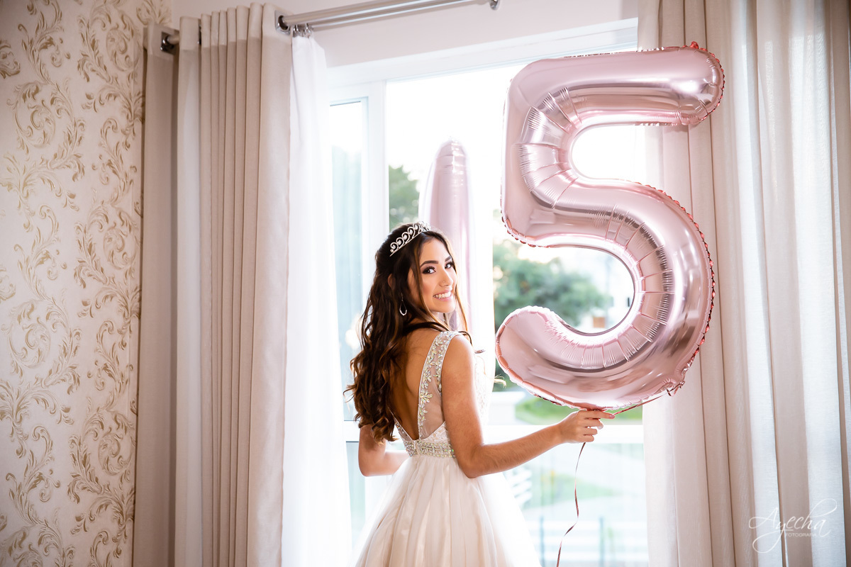 15 anos curitiba; ensaio 15 anos; ensaio debutante; book 15 anos; chácara ienkot; 15 anos urbano; 15 anos romantico; debutante street; chacara para ensaios; vestido debutante; festa 5 anos; pinterest; tumbler; balões; 