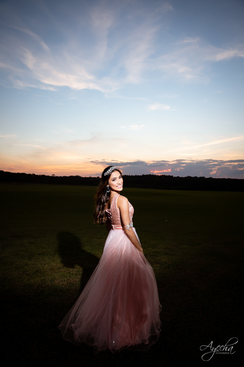 15 anos curitiba; ensaio 15 anos; ensaio debutante; book 15 anos; chácara ienkot; 15 anos urbano; 15 anos romantico; debutante street; chacara para ensaios; vestido debutante; festa 5 anos; pinterest; tumbler; balões; 