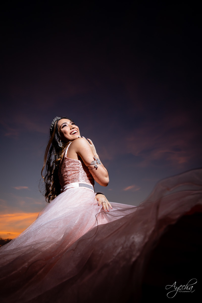 15 anos curitiba; ensaio 15 anos; ensaio debutante; book 15 anos; chácara ienkot; 15 anos urbano; 15 anos romantico; debutante street; chacara para ensaios; vestido debutante; festa 5 anos; pinterest; tumbler; balões; 