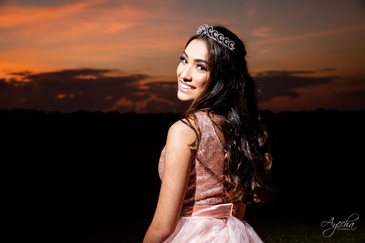 15 anos curitiba; ensaio 15 anos; ensaio debutante; book 15 anos; chácara ienkot; 15 anos urbano; 15 anos romantico; debutante street; chacara para ensaios; vestido debutante; festa 5 anos; pinterest; tumbler; balões; 